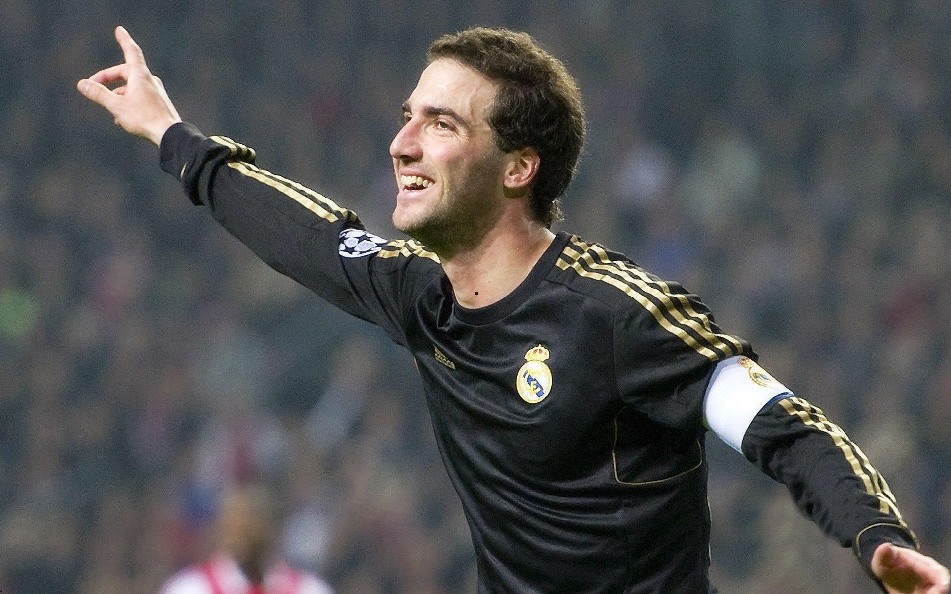 苏州队主场激战泰州队，双方握手言和展现战术博弈